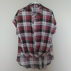 Im selling this shirt because i have never used it